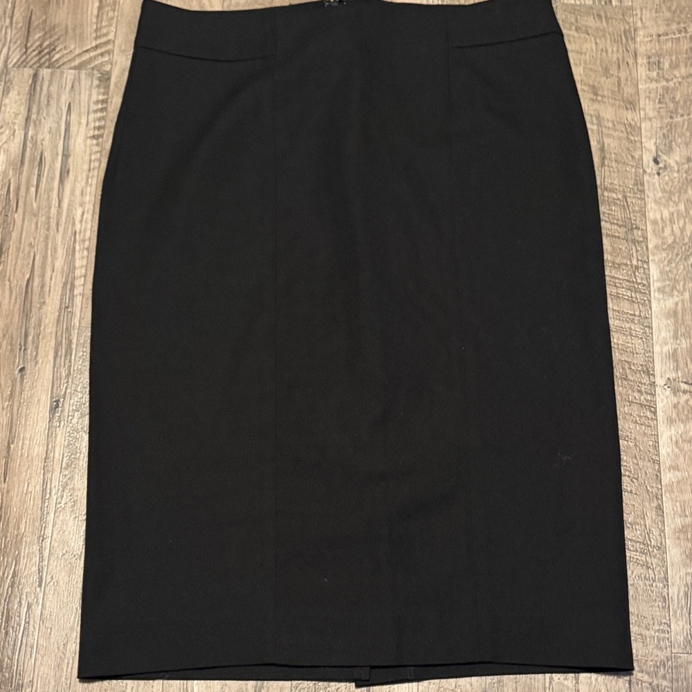 GAP Classic Black Pencil Skirt - Size 6 Tall
